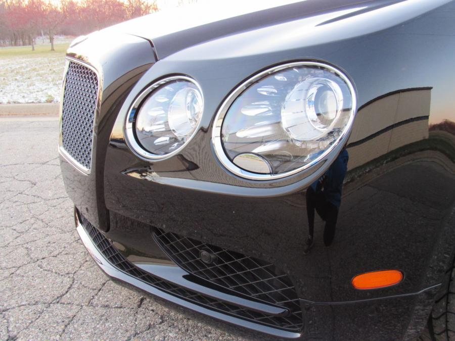 Детали экстерьера Bentley Flying Spur V8 S 2017 года  (фото 17 из 154)